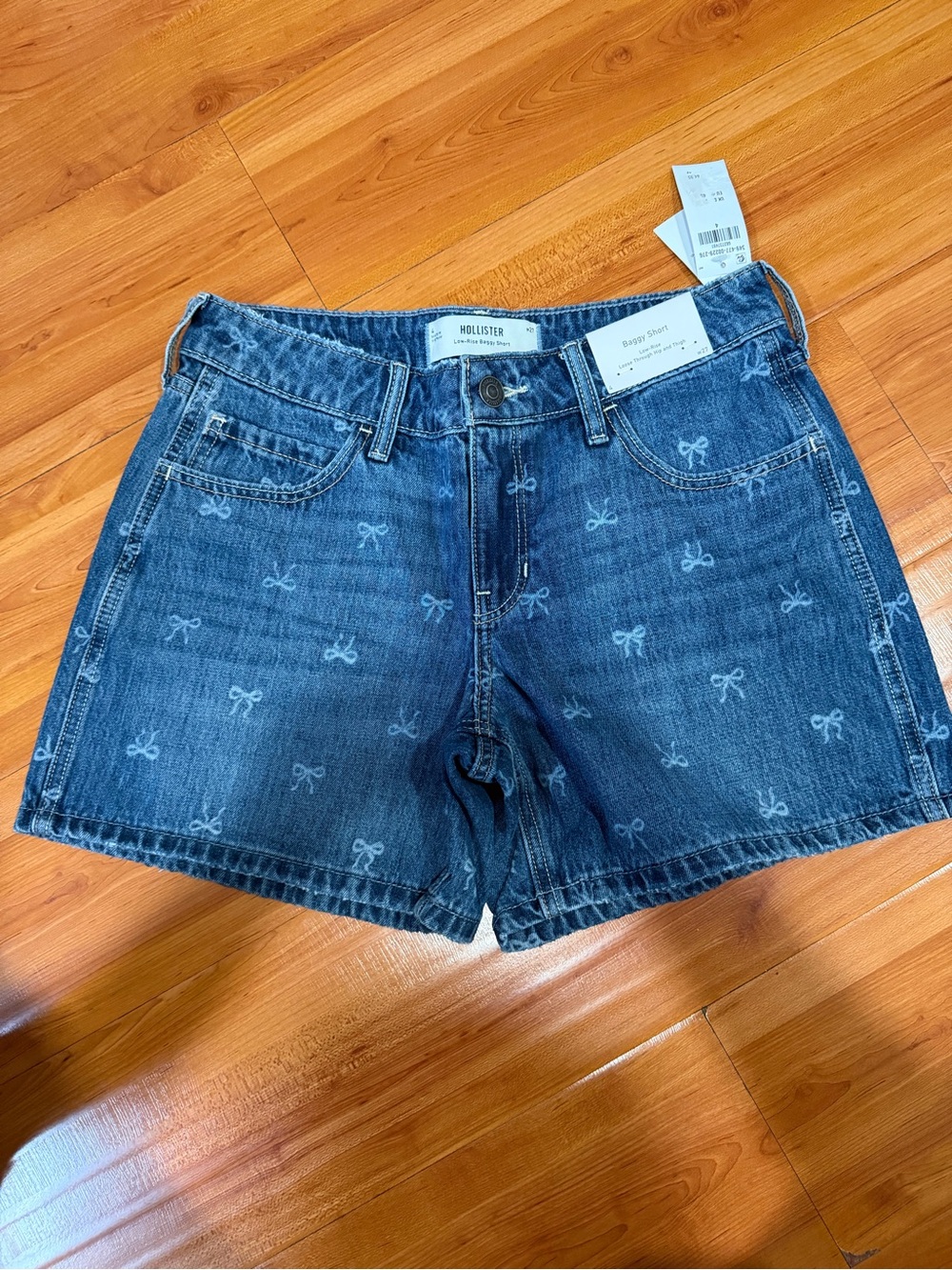 Hollister Baggy Shorts size 4 / W27